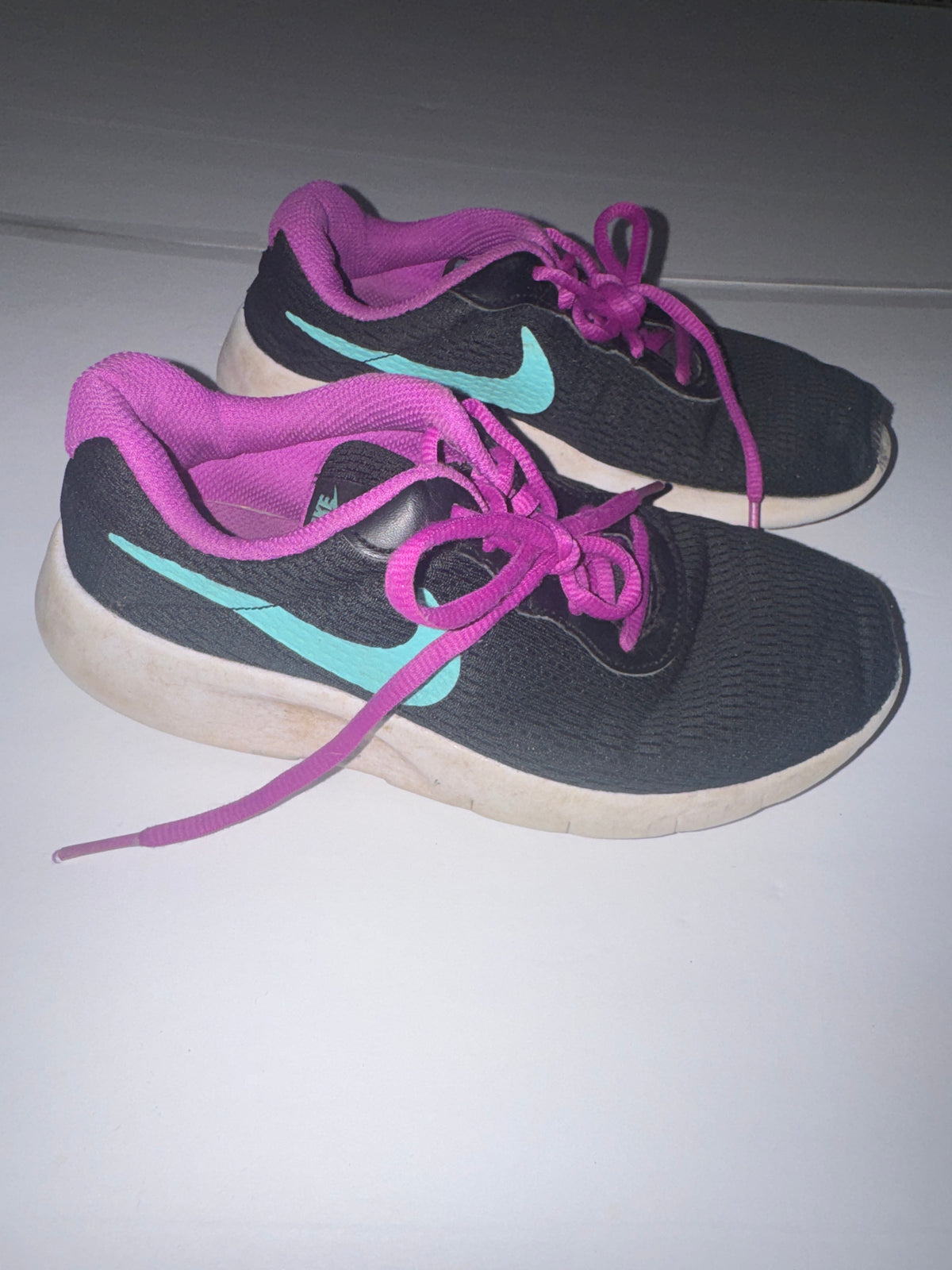 Nike Black and Purple Tennis Shoes 3