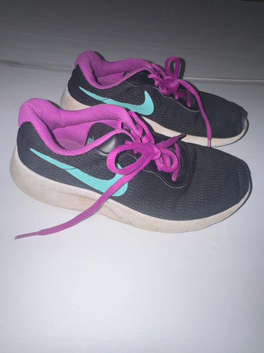 Nike Black and Purple Tennis Shoes 3