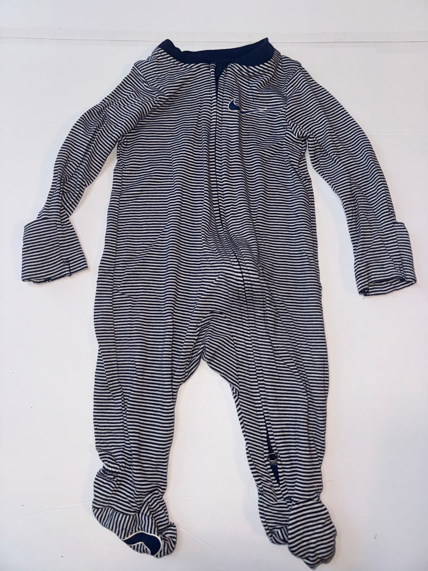 Nike Navy and White Striped Sleeper Bamboo 3M