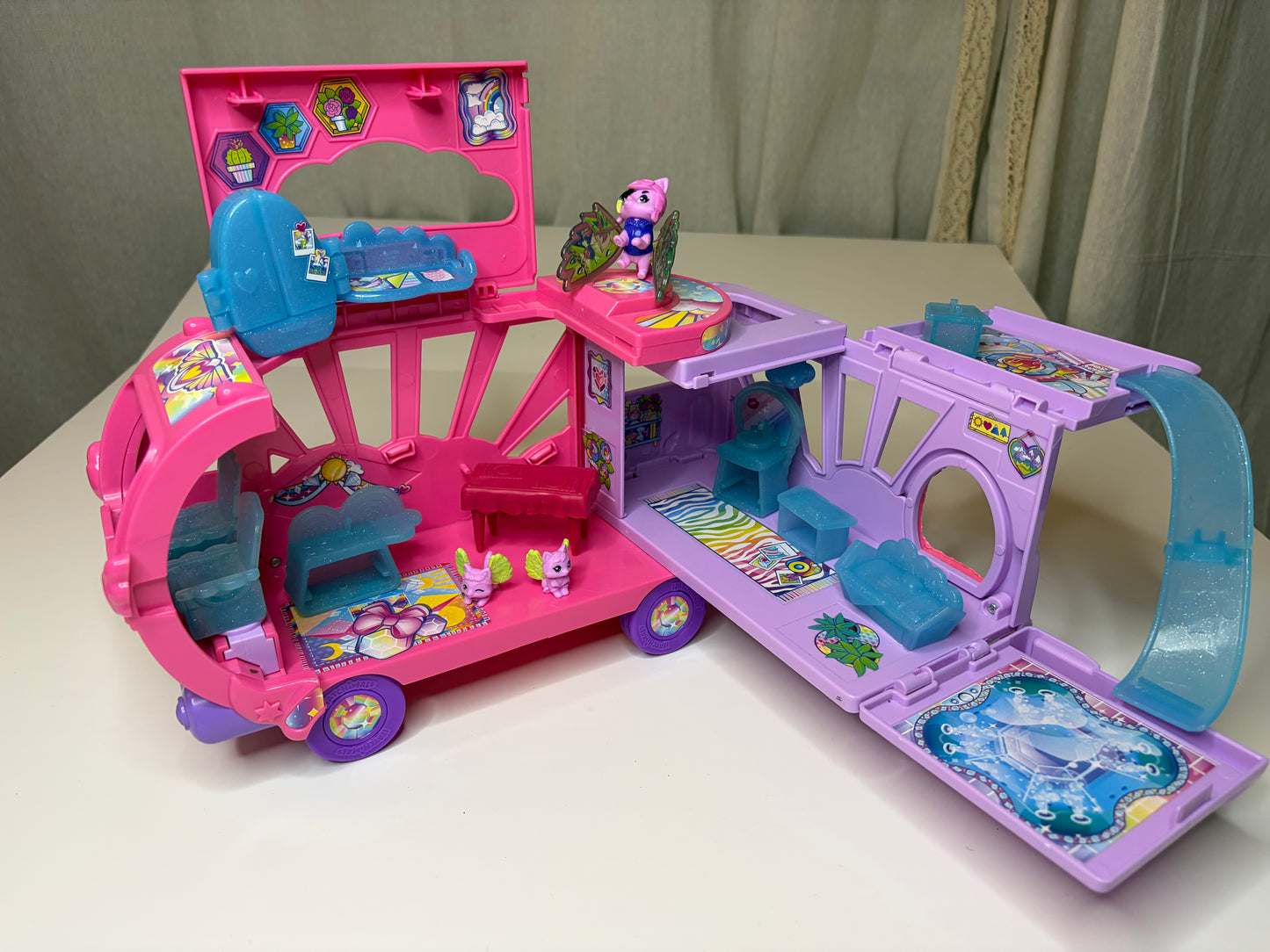 Hatchimals camper toy