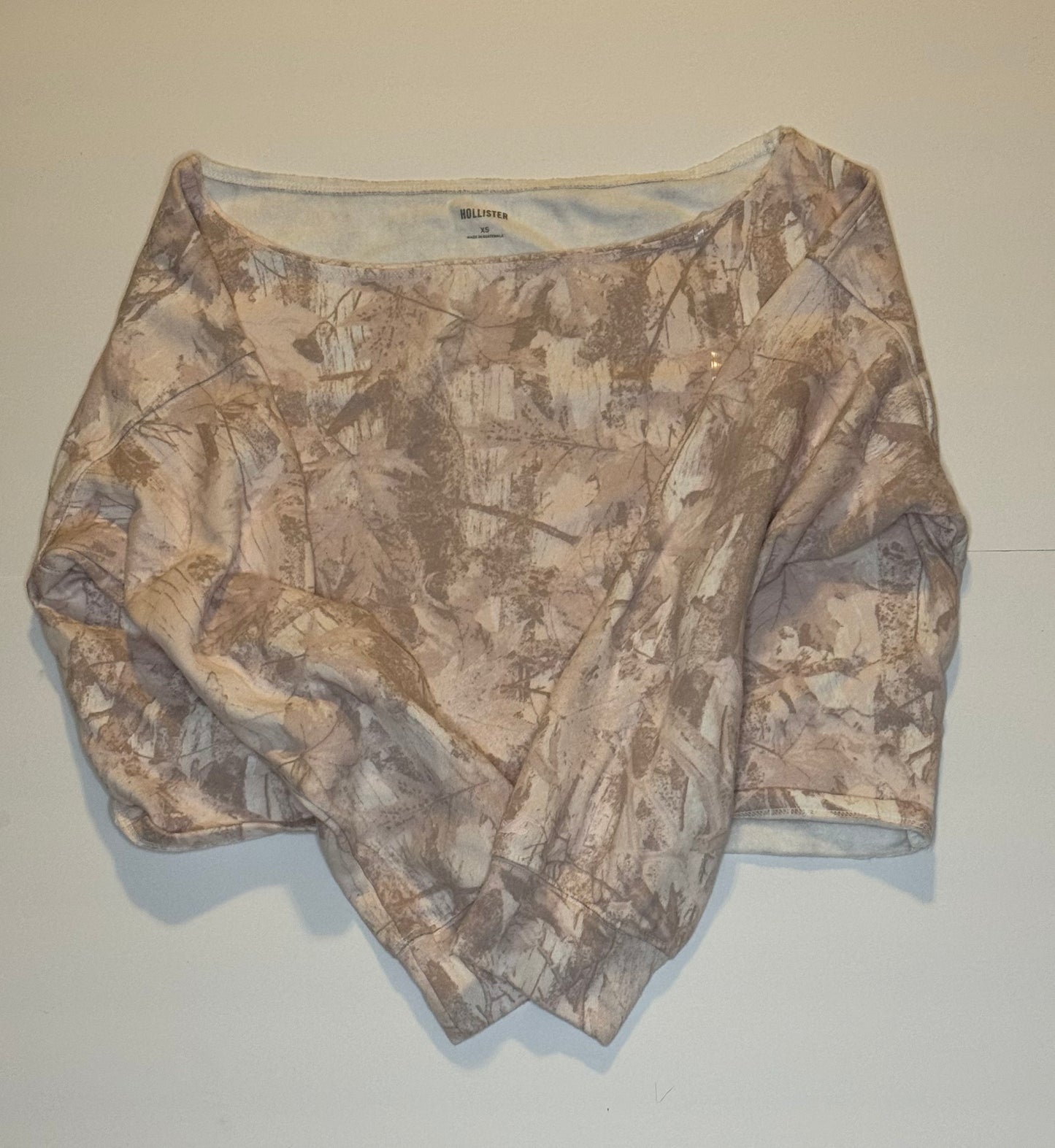 Hollister Camouflage Pink Crewneck Sweatshirt XS (14/16)